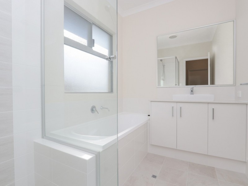 39B Saturn Street, Beckenham WA 6107