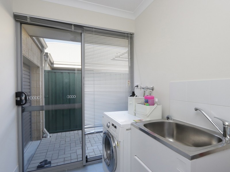 11 Walton Street, Queens Park WA 6107