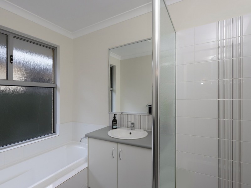 11 Walton Street, Queens Park WA 6107