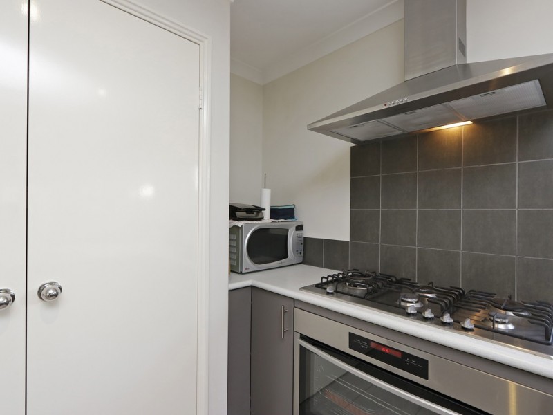 11 Walton Street, Queens Park WA 6107