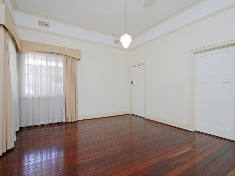 35 Kent Street, Victoria Park WA 6100