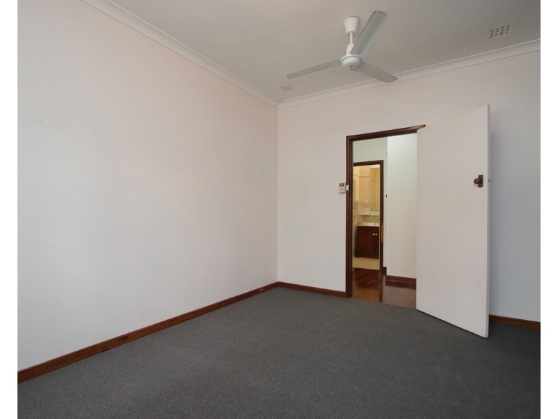 10 Abbott Way, Wilson WA 6107