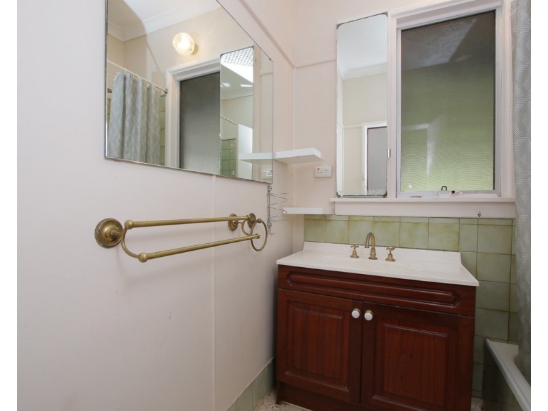 10 Abbott Way, Wilson WA 6107