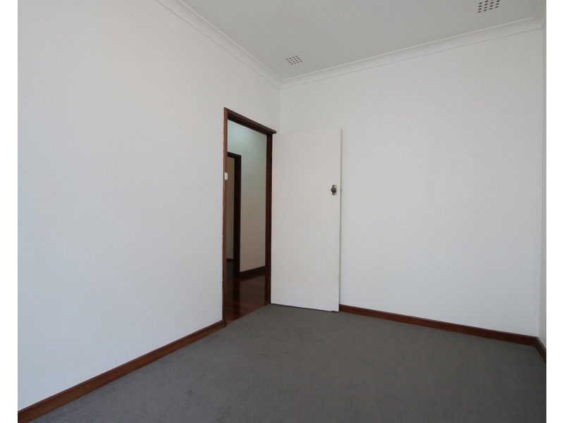 10 Abbott Way, Wilson WA 6107