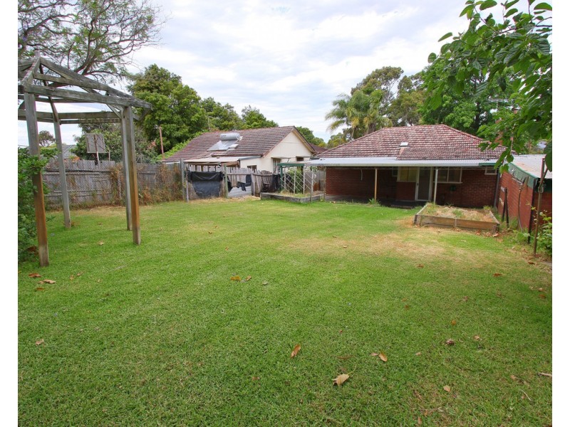 10 Abbott Way, Wilson WA 6107