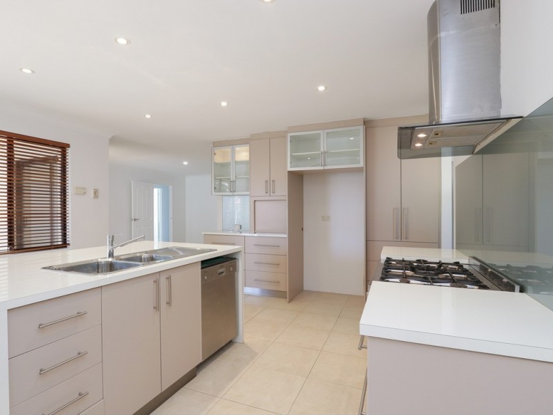 41 Sheoak Rd, Maddington WA 6109