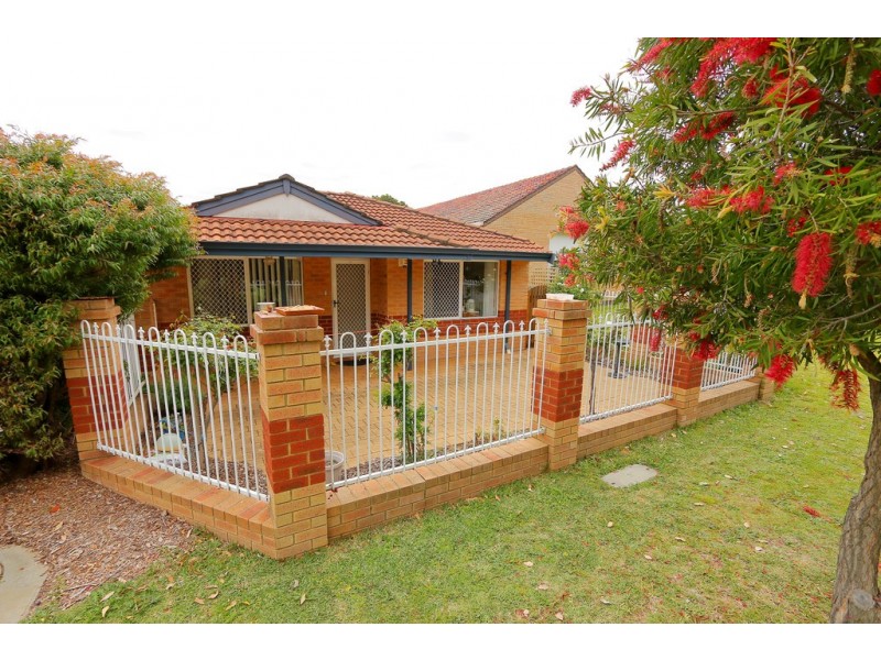 2/38 Woodloes Street, Cannington WA 6107