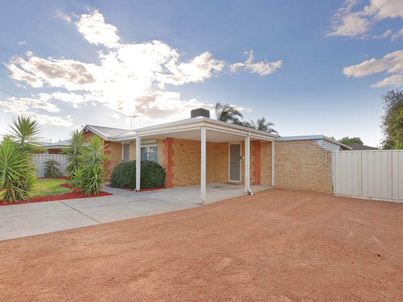 166 Seville Drive, Seville Grove WA 6112