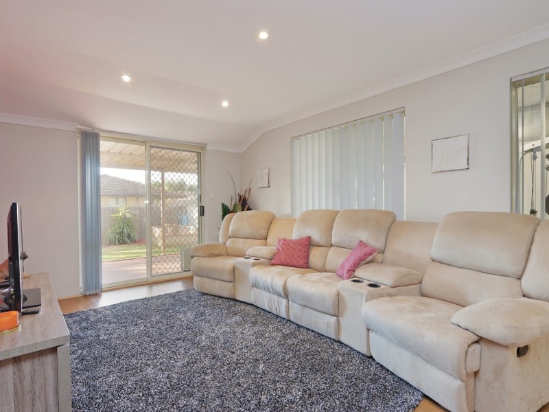 166 Seville Drive, Seville Grove WA 6112