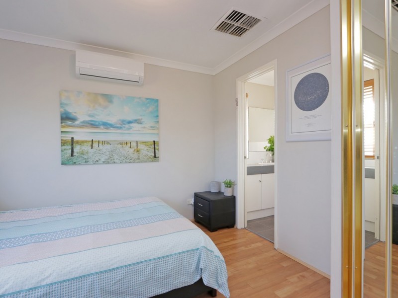 166 Seville Drive, Seville Grove WA 6112