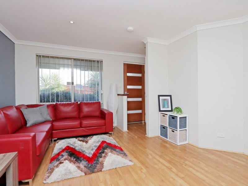 166 Seville Drive, Seville Grove WA 6112