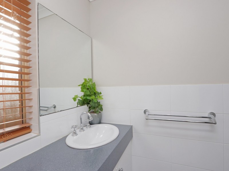 166 Seville Drive, Seville Grove WA 6112