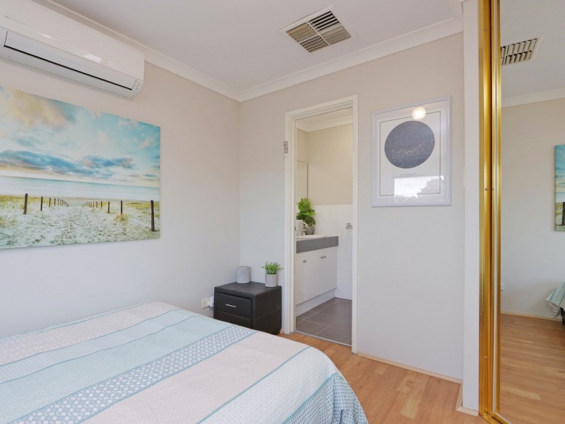 166 Seville Drive, Seville Grove WA 6112