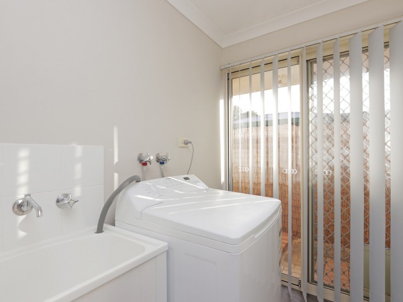 166 Seville Drive, Seville Grove WA 6112