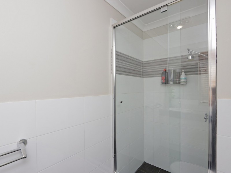 166 Seville Drive, Seville Grove WA 6112