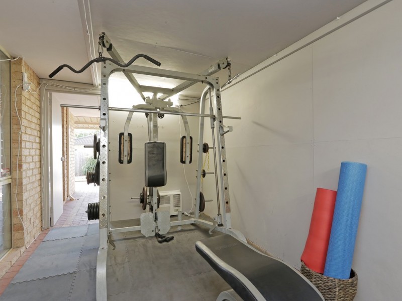 166 Seville Drive, Seville Grove WA 6112