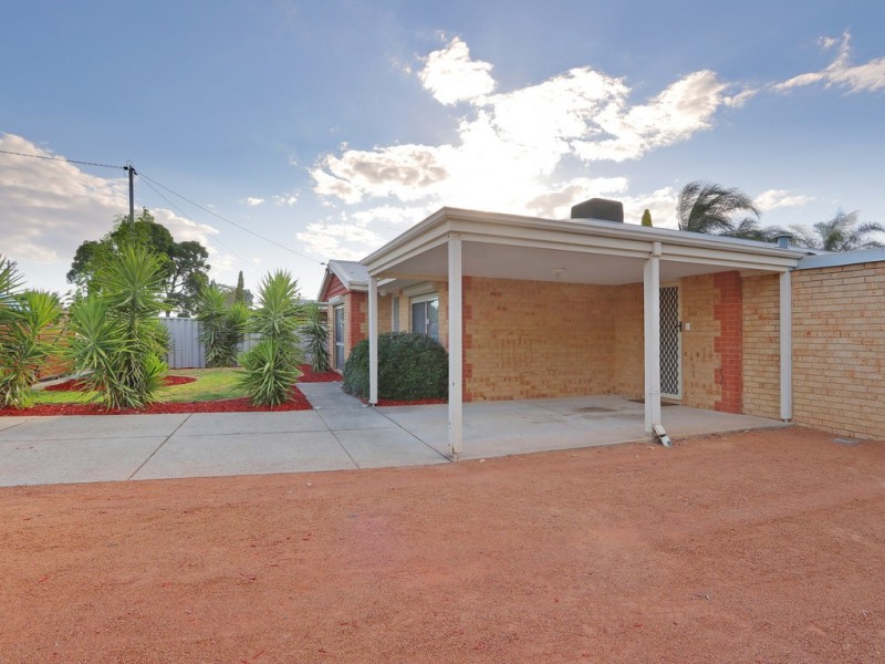 166 Seville Drive, Seville Grove WA 6112