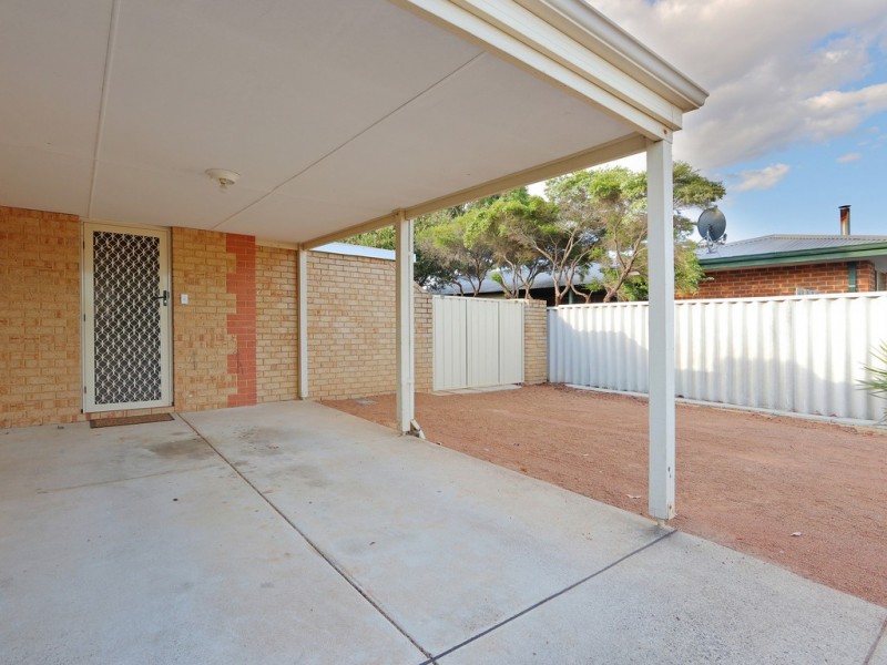 166 Seville Drive, Seville Grove WA 6112