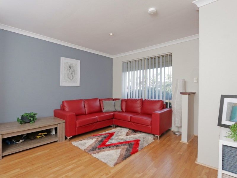 166 Seville Drive, Seville Grove WA 6112