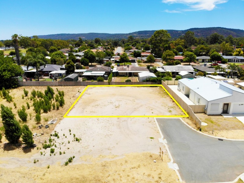 23 Hazelwood Road, Maddington WA 6109