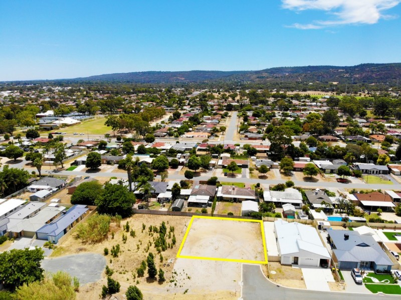 23 Hazelwood Road, Maddington WA 6109