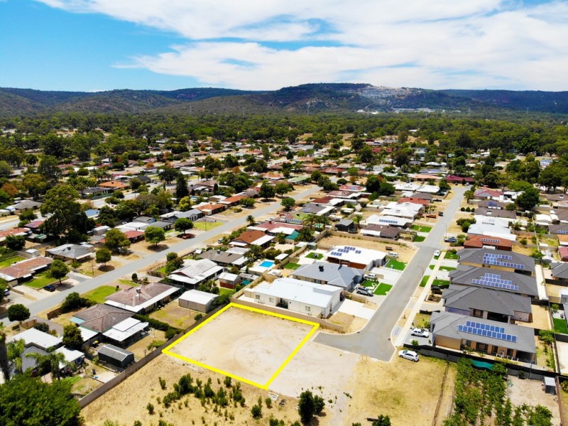 23 Hazelwood Road, Maddington WA 6109