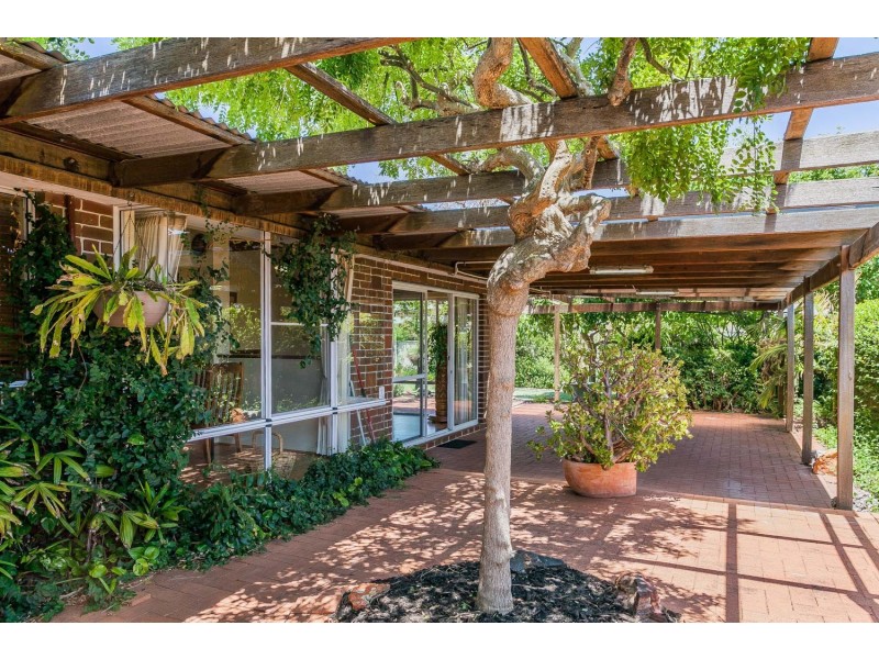 5 Redshank Close, East Cannington WA 6107