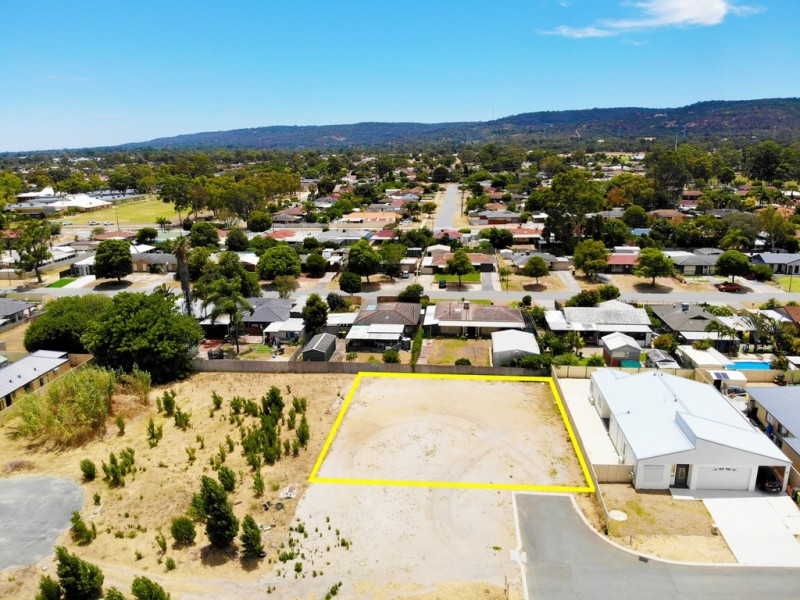 23 Hazelwood Road, Maddington WA 6109