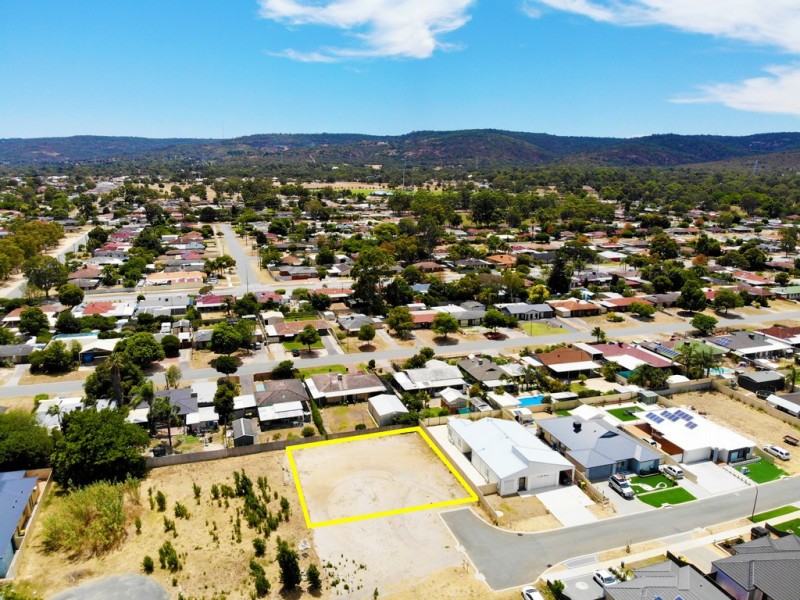 23 Hazelwood Road, Maddington WA 6109