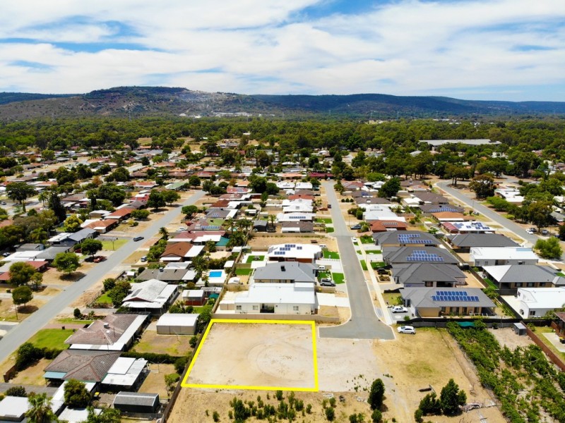 23 Hazelwood Road, Maddington WA 6109