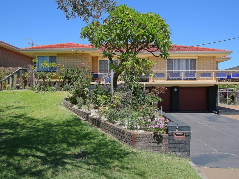 5 Stonehouse Crescent, Bentley WA 6102