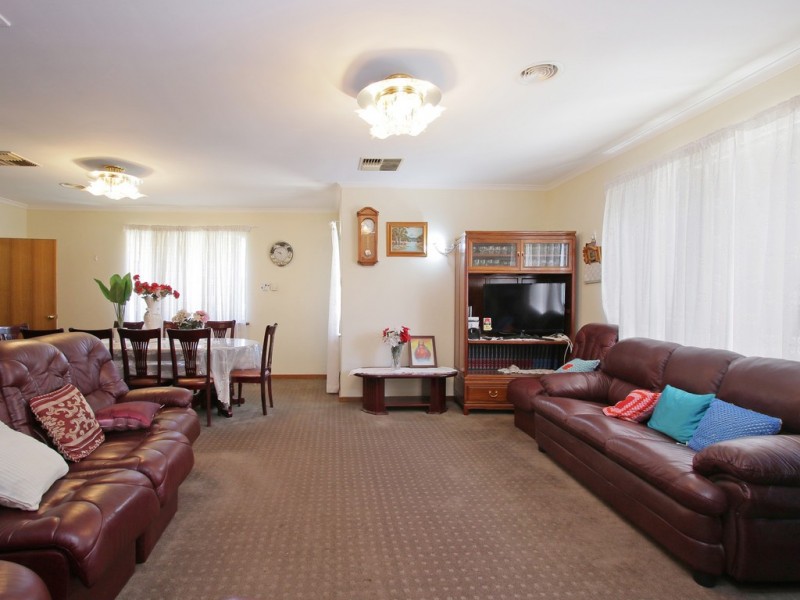 5 Stonehouse Crescent, Bentley WA 6102