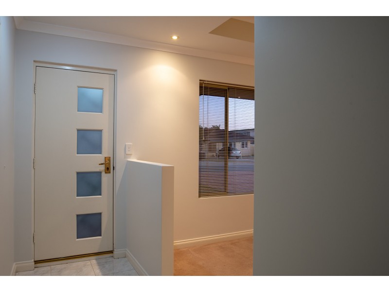 1/122 Thomas Street, Queens Park WA 6107