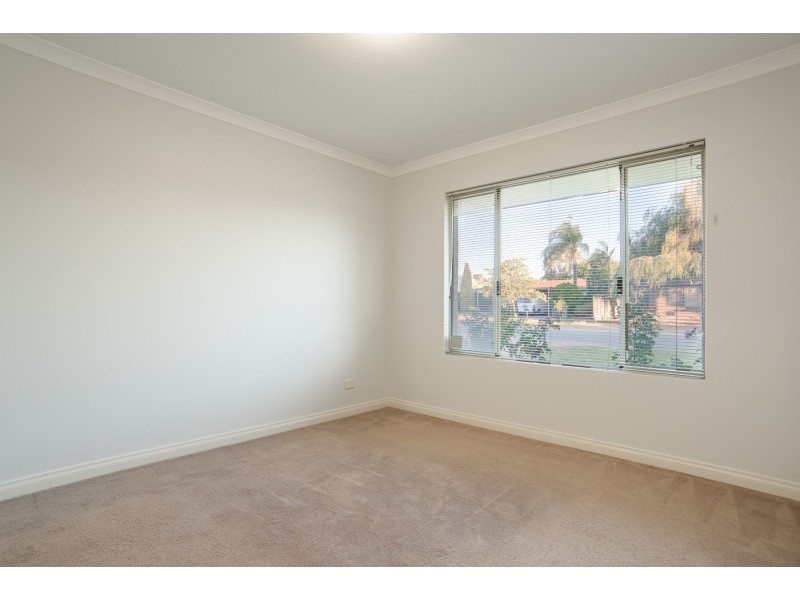 1/122 Thomas Street, Queens Park WA 6107