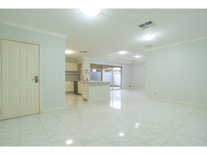 1/122 Thomas Street, Queens Park WA 6107