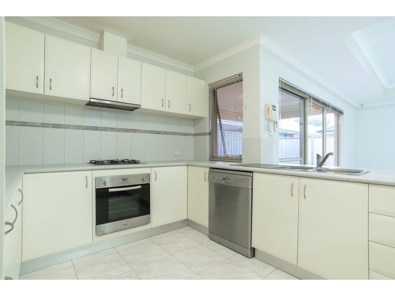 1/122 Thomas Street, Queens Park WA 6107