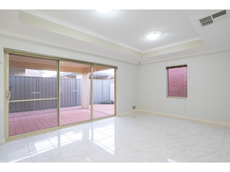 1/122 Thomas Street, Queens Park WA 6107