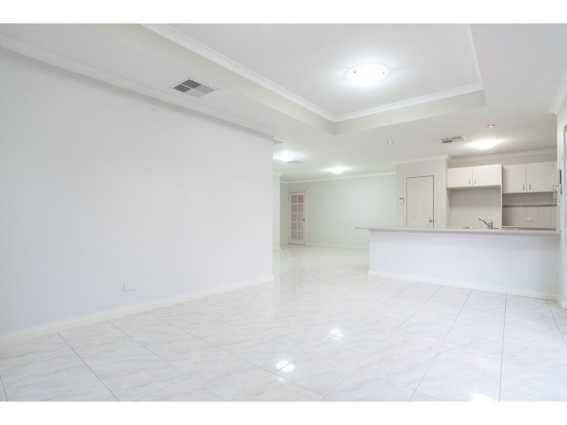 1/122 Thomas Street, Queens Park WA 6107