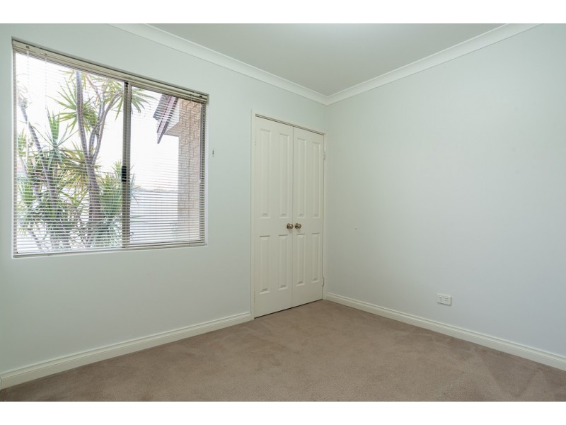 1/122 Thomas Street, Queens Park WA 6107