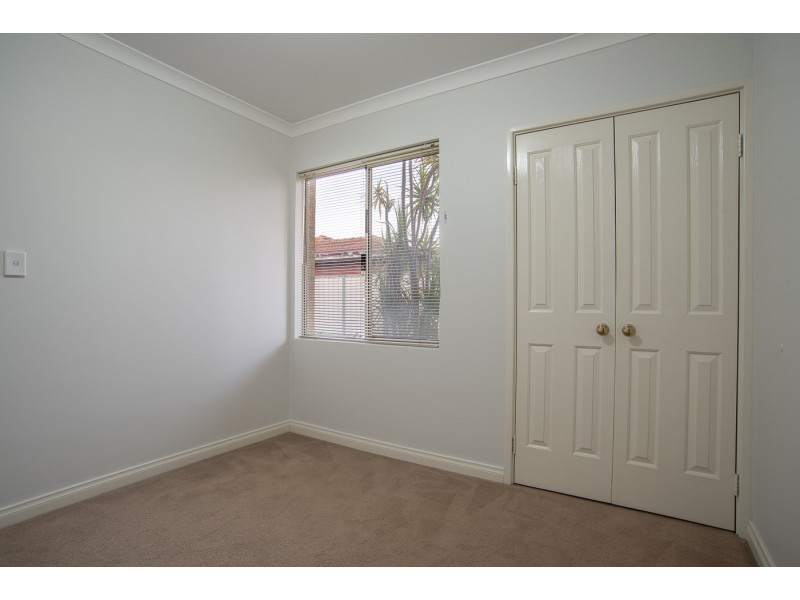 1/122 Thomas Street, Queens Park WA 6107