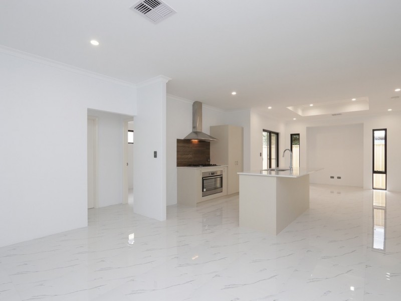2/180 William Street, Beckenham WA 6107