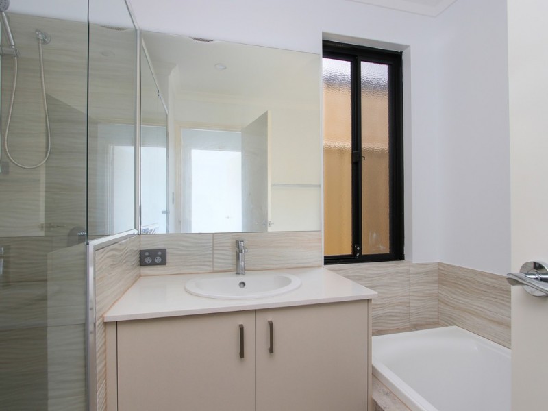 2/180 William Street, Beckenham WA 6107