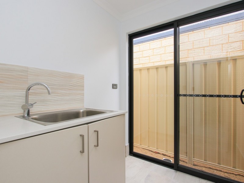 2/180 William Street, Beckenham WA 6107