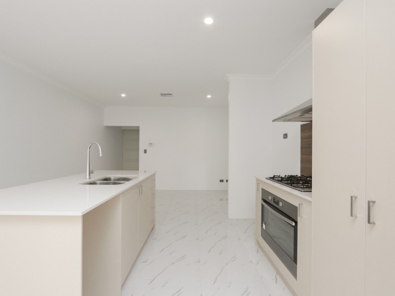 2/180 William Street, Beckenham WA 6107