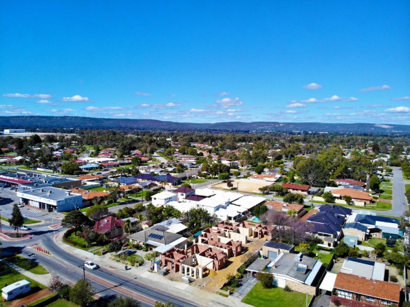 2/180 William Street, Beckenham WA 6107
