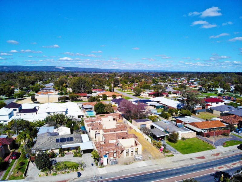 2/180 William Street, Beckenham WA 6107