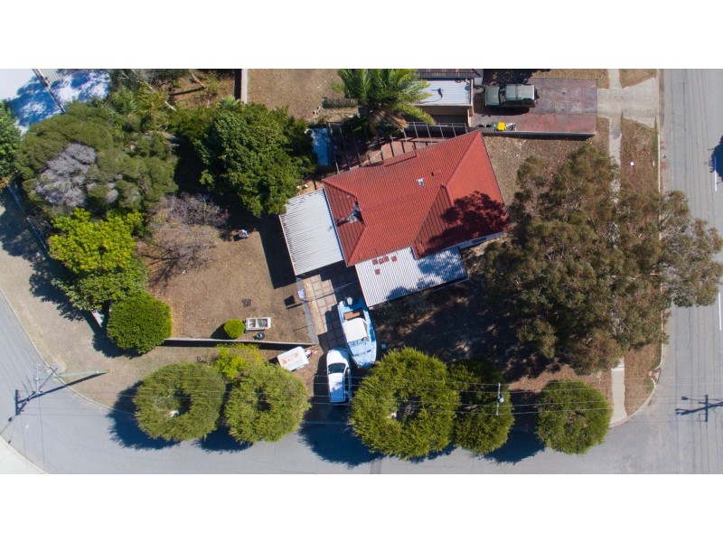 2 Mitchell Crescent, Middle Swan WA 6056