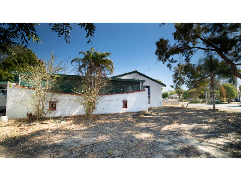 2 Mitchell Crescent, Middle Swan WA 6056