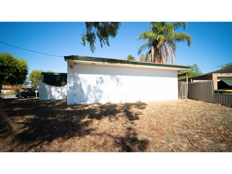 2 Mitchell Crescent, Middle Swan WA 6056