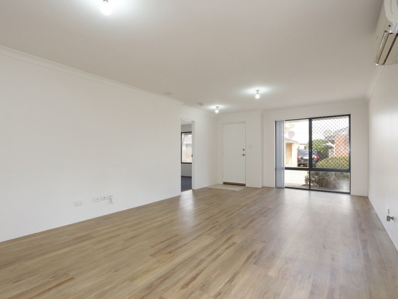 2/9 Bickley Rd, Cannington WA 6107